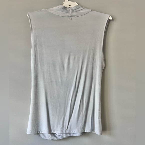 Calvin Klein Women's Solid Ruched-Front V-Neck Sleeveless Blouse Soft Blue Large - Picture 8 of 9